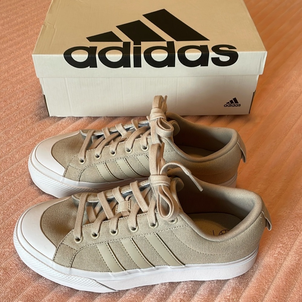 Adidas Bravada 2.0 Platform trainer 8.5